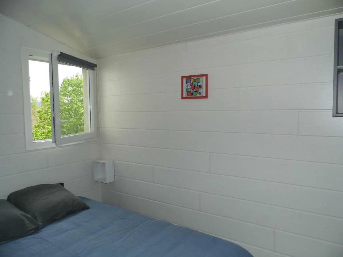 Villa Joli petit T2 calme au bord de leau à Vieille-Brioude Hébergement de vacances
